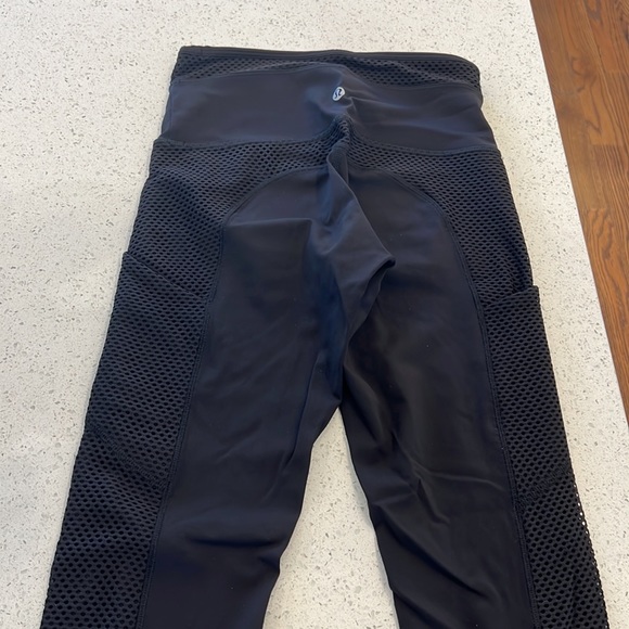 Rare Lululemon special edition mesh pants NWOT - Picture 11 of 12